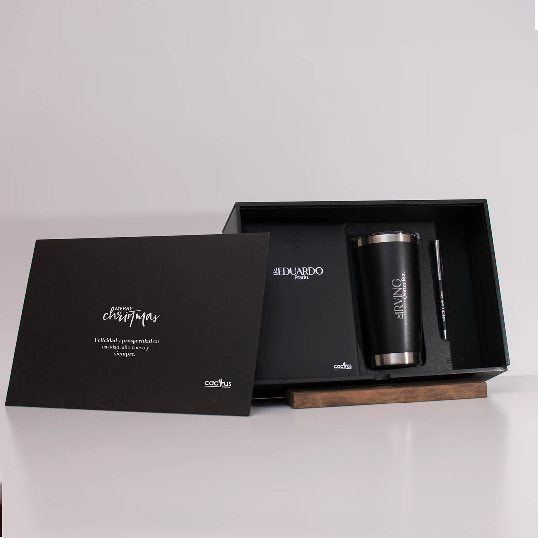 Set corporativo personalizado con tumbler, libreta y pluma