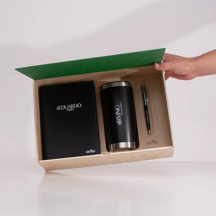 Set corporativo personalizado con tumbler, libreta y pluma